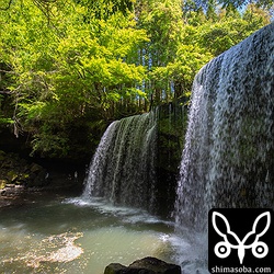 久住高原の帰り道、爽健美茶のコマーシャルで有名になった滝を見て来た。なかなかの雰囲気。
